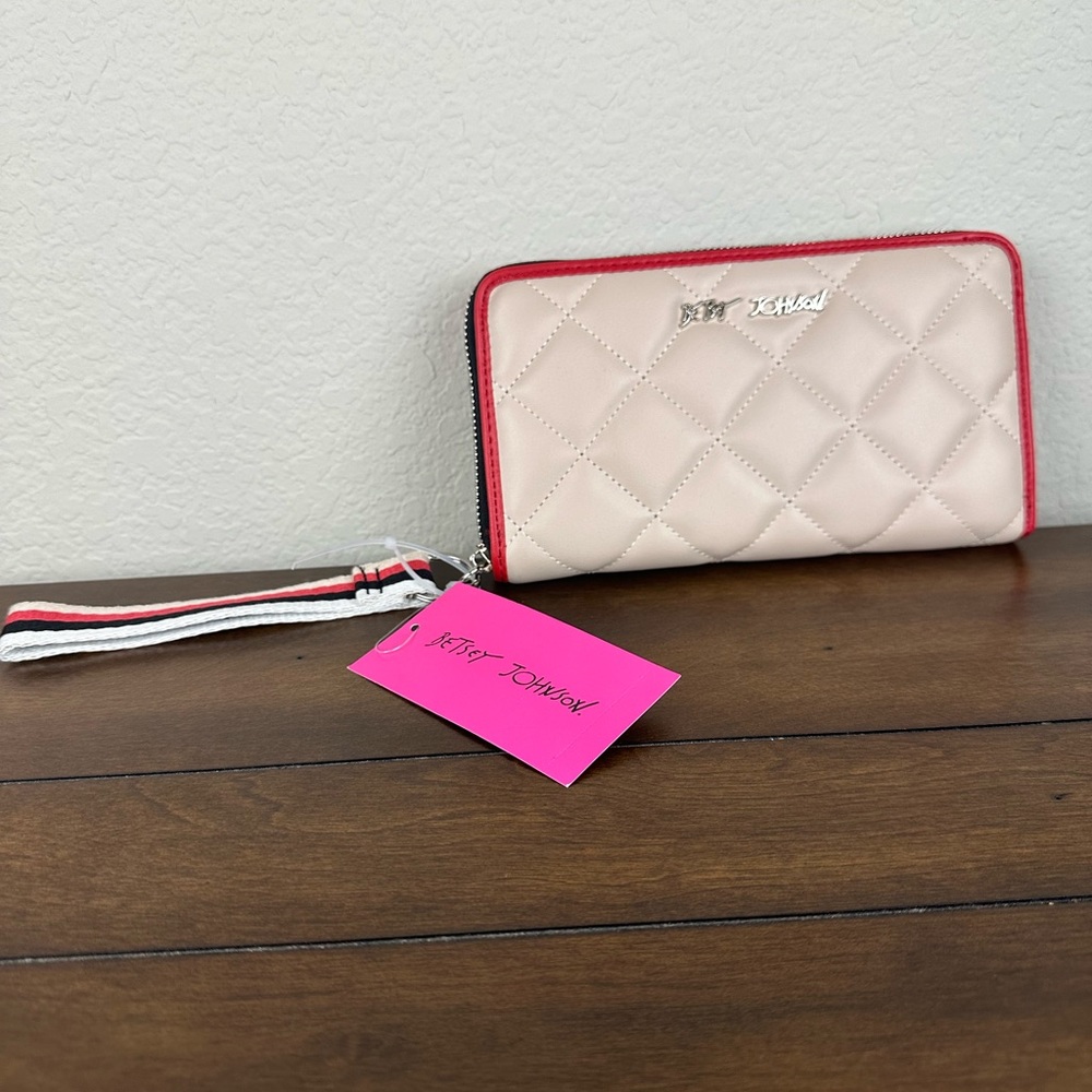 Betsey Johnson Wristlet Wallet XOWEB Bone Striped Quilted Zippered - Picture 3 of 8